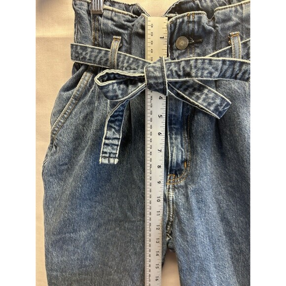 Abercrombie & Fitch Mom Jean Ultra High-Rise Raw Hem Paper Bag Waist Women's 0 - Picture 5 of 7